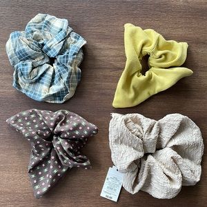 NWOT/NWT scrunchie set from target